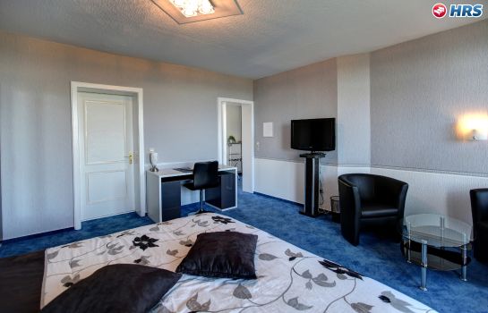 Hotels Near Schlossberg Caves