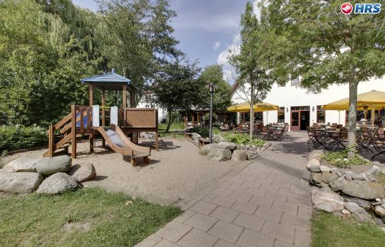 Hotels Near St Thomas Morus Church