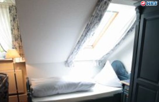 Hotels Near Schloss Landestrost