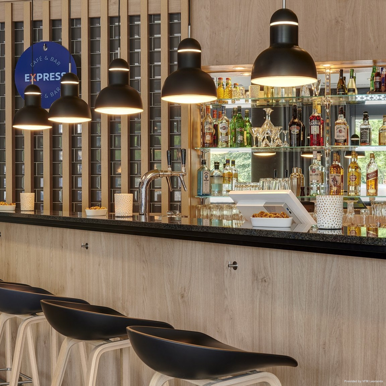 Holiday Inn Express Cologne Muelheim Leverkusen Bei Hrs Gunstig Buchen