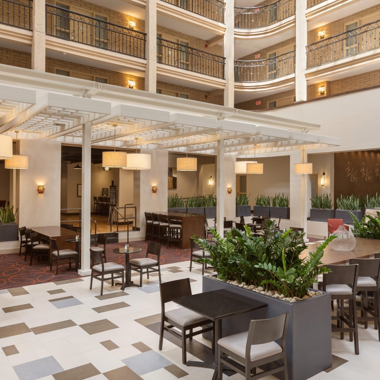 Hotel Embassy Suites By Hilton Baton Rouge 4 Hrs Star Hotel In