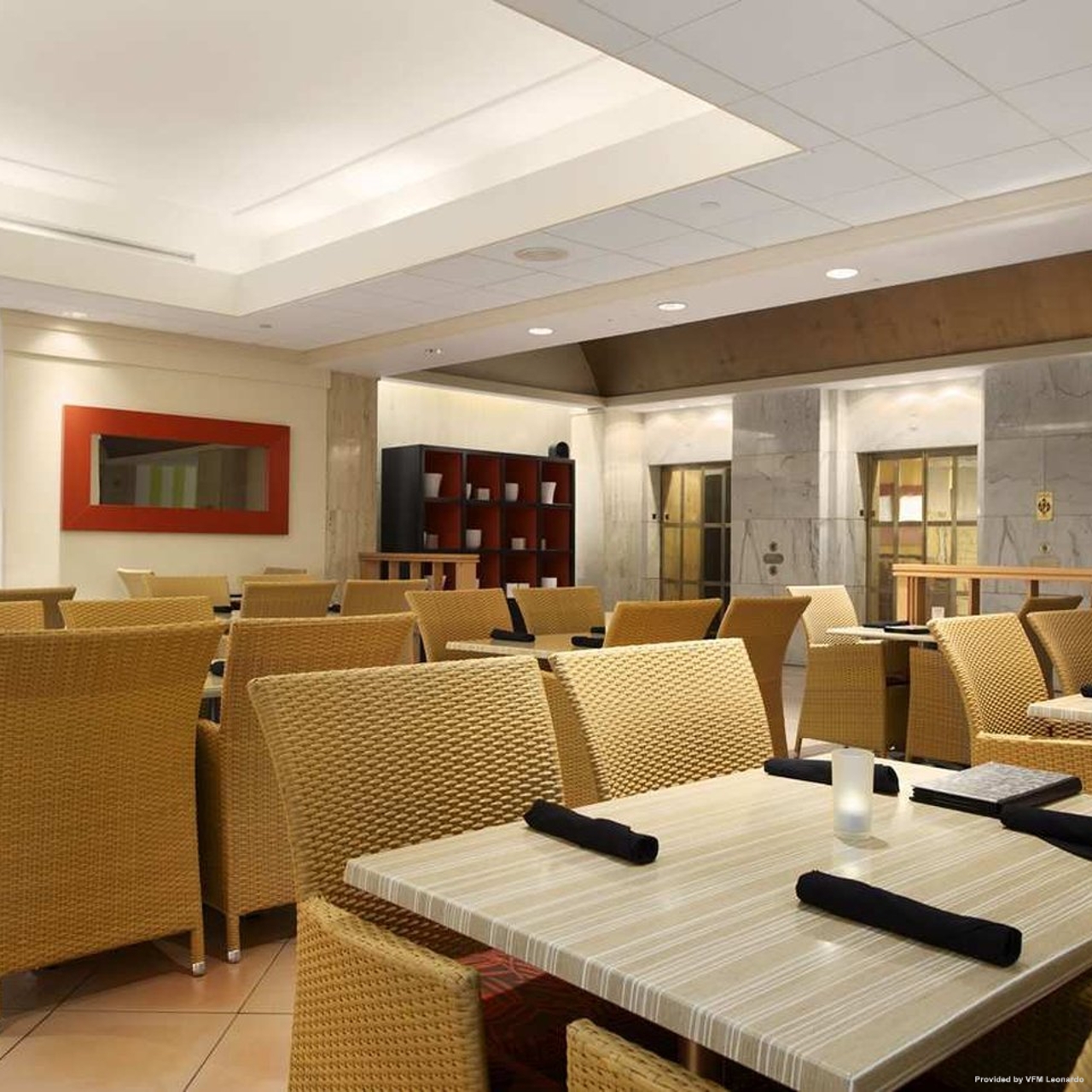 Hotel Embassy Suites By Hilton Tampa Airport Westshore 4 Hrs