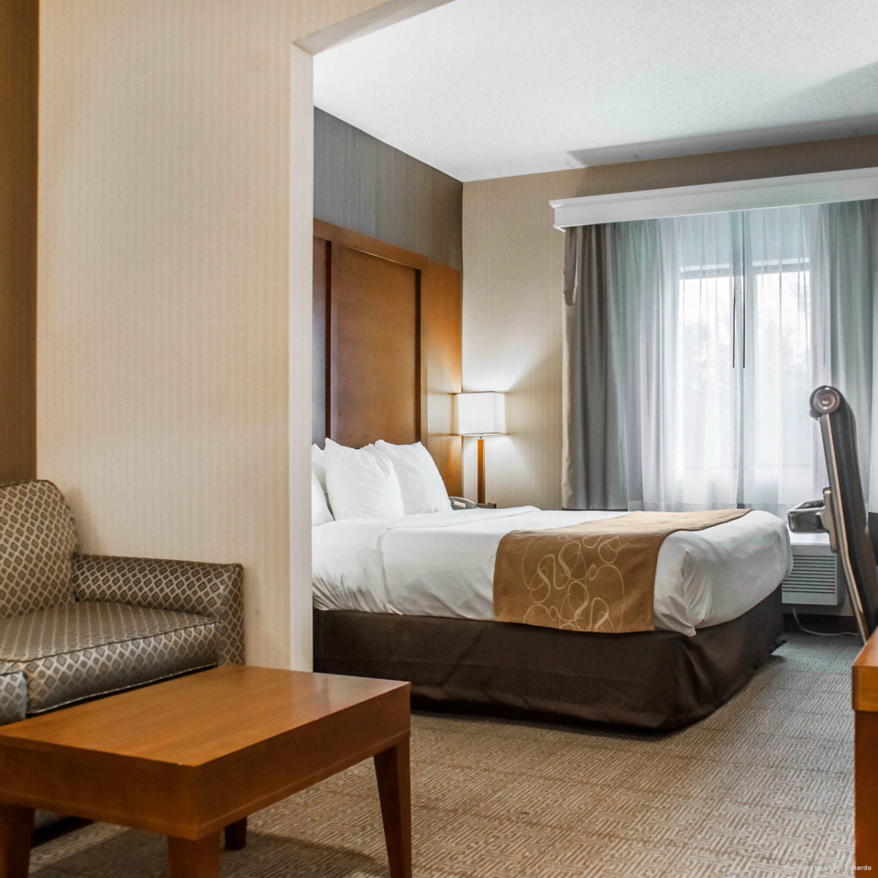Hotel Comfort Suites Buffalo Airport 3 Hrs Star Hotel In Buffalo New York