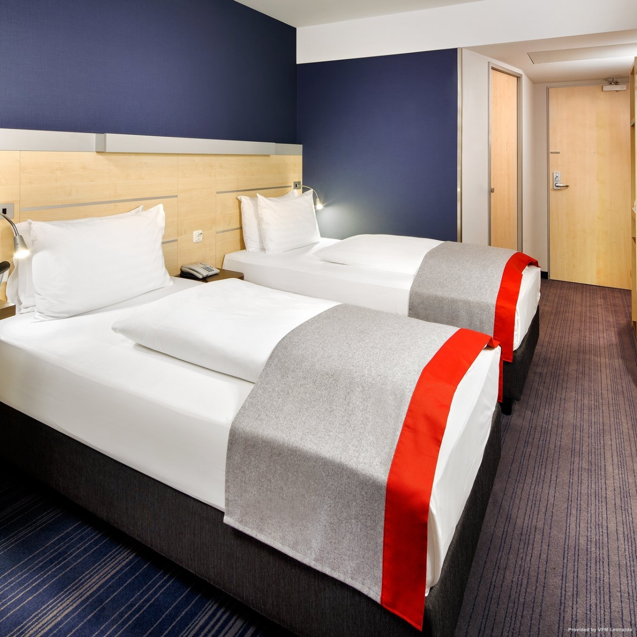 Holiday Inn Express Dusseldorf City North Dusseldorf At Hrs With Free Services