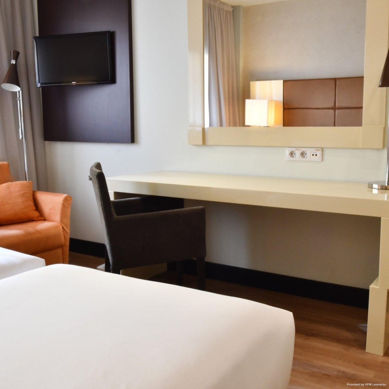 Holiday Inn MADRID - LAS TABLAS en Madrid en HRS con servicios gratuitos