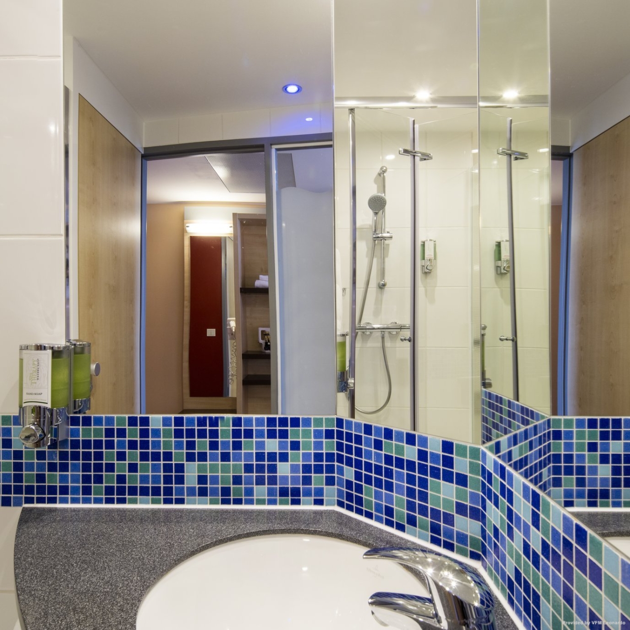 Holiday Inn Express Munich Airport Bayern Bei Hrs Gunstig Buchen