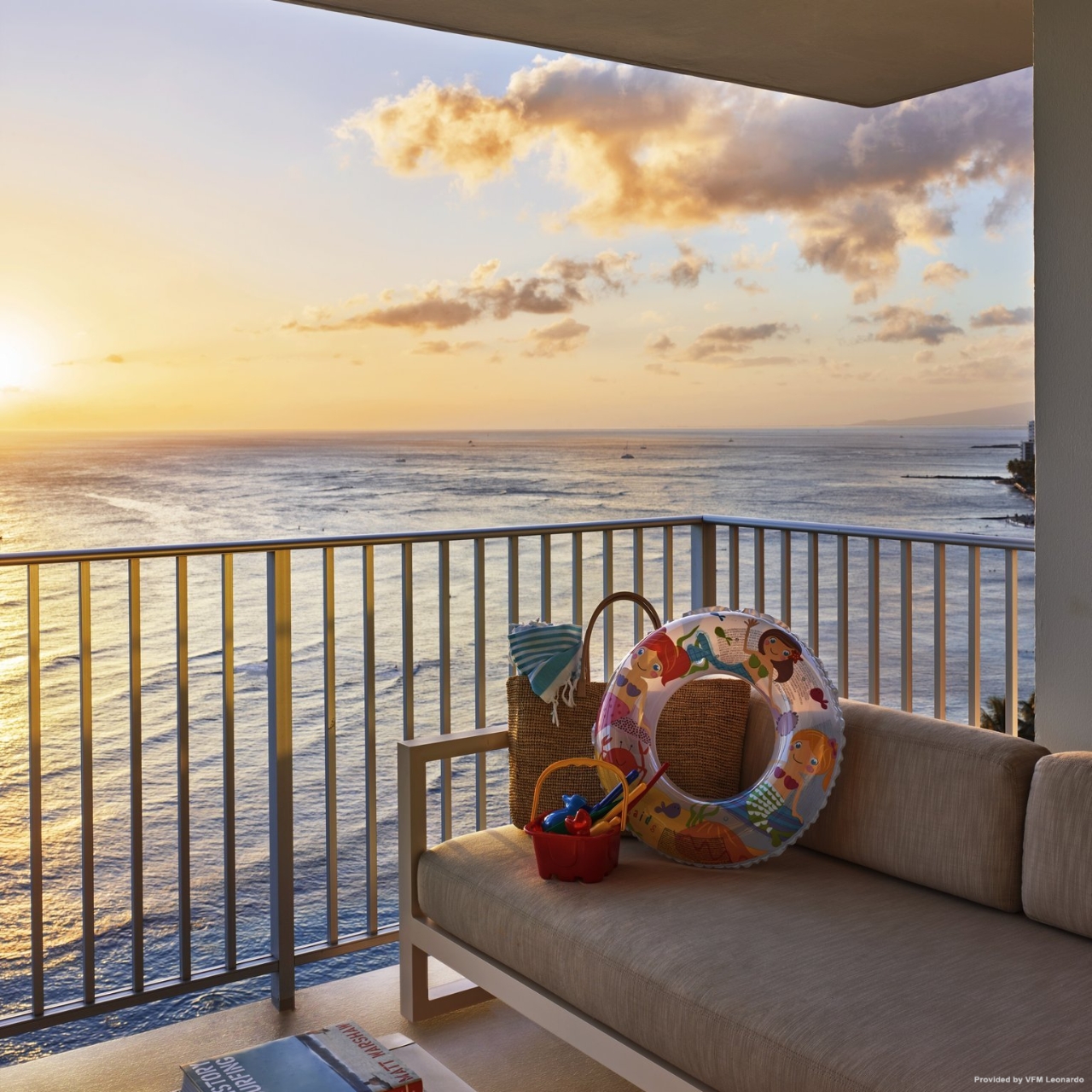 Hotel Alohilani Resort Waikiki Beach Honolulu Hawaii At Hrs With Free Services