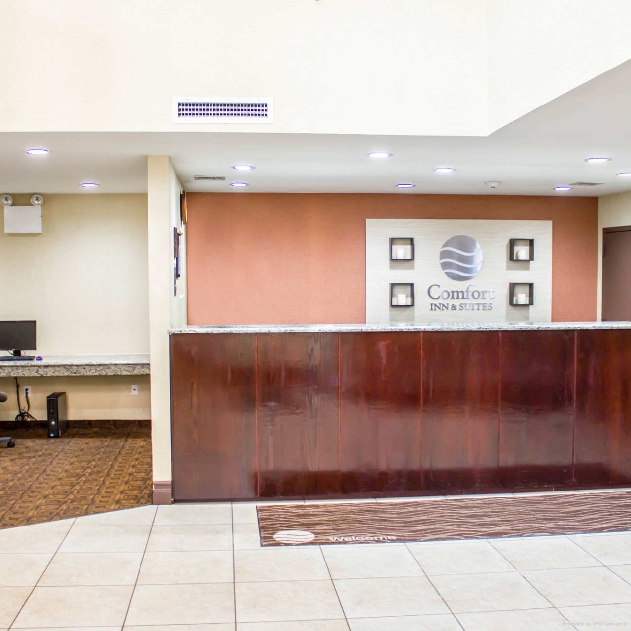 Comfort Inn Suites Jfk Airport In New York New York Hrs