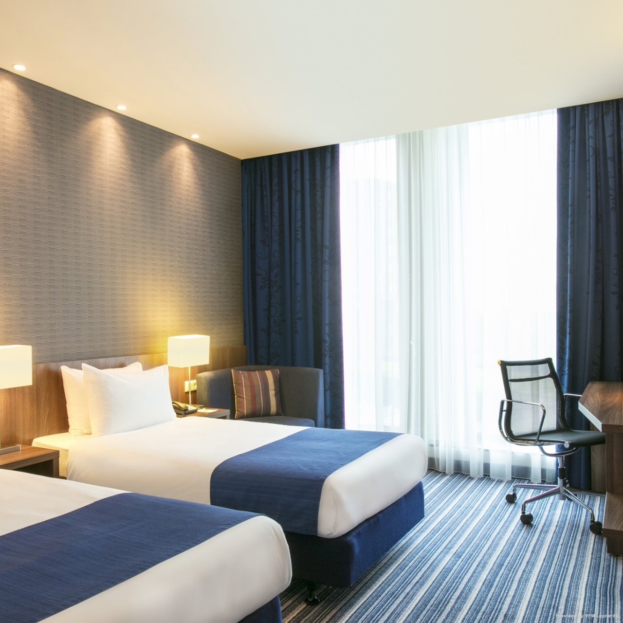 Holiday Inn Express Amsterdam Schiphol 3 Hrs Star Hotel In Hoofddorp Haarlemmermeer North Holland