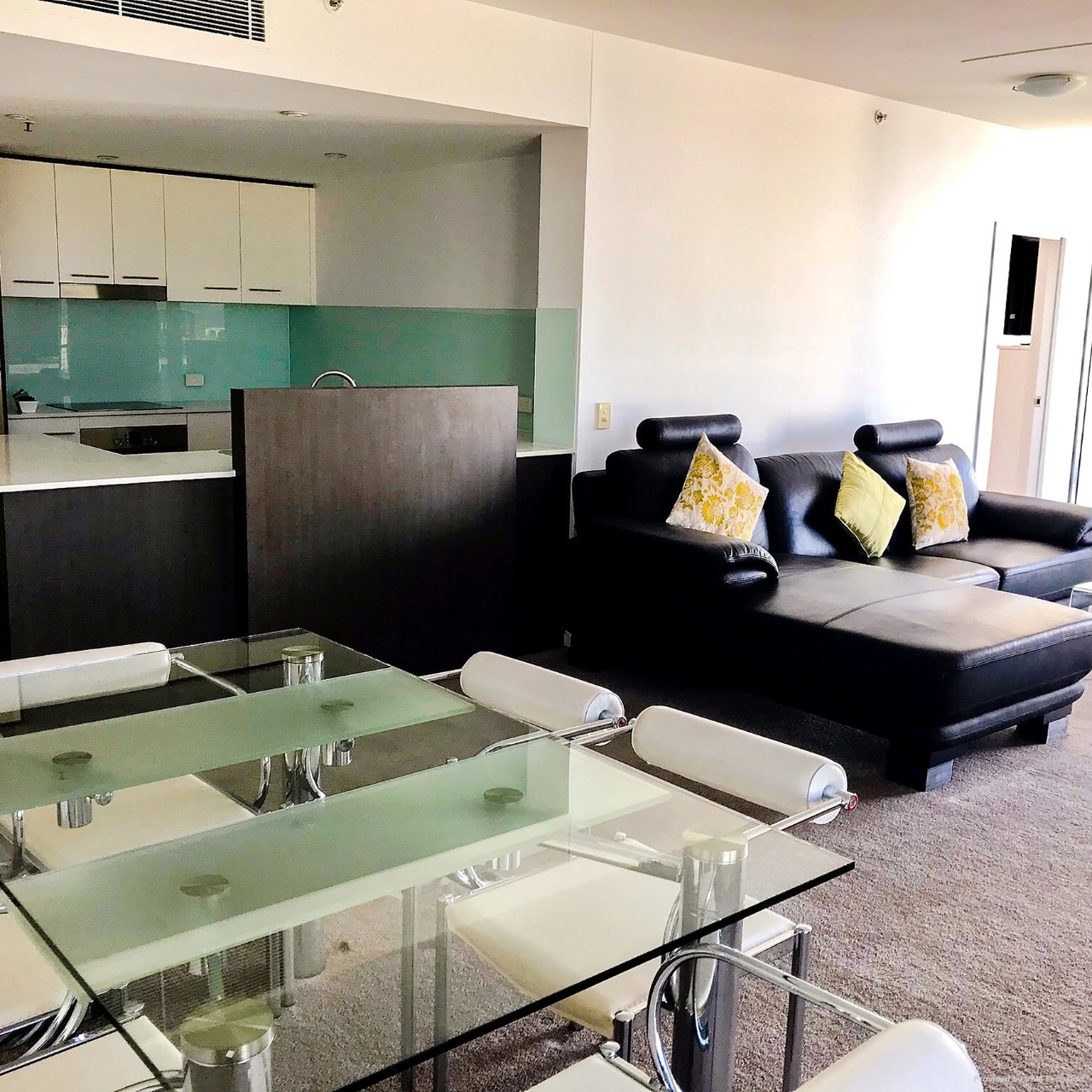 Hotel Oaks Gateway Suites 4 Hrs Star Hotel In Townsville State Of Queensland
