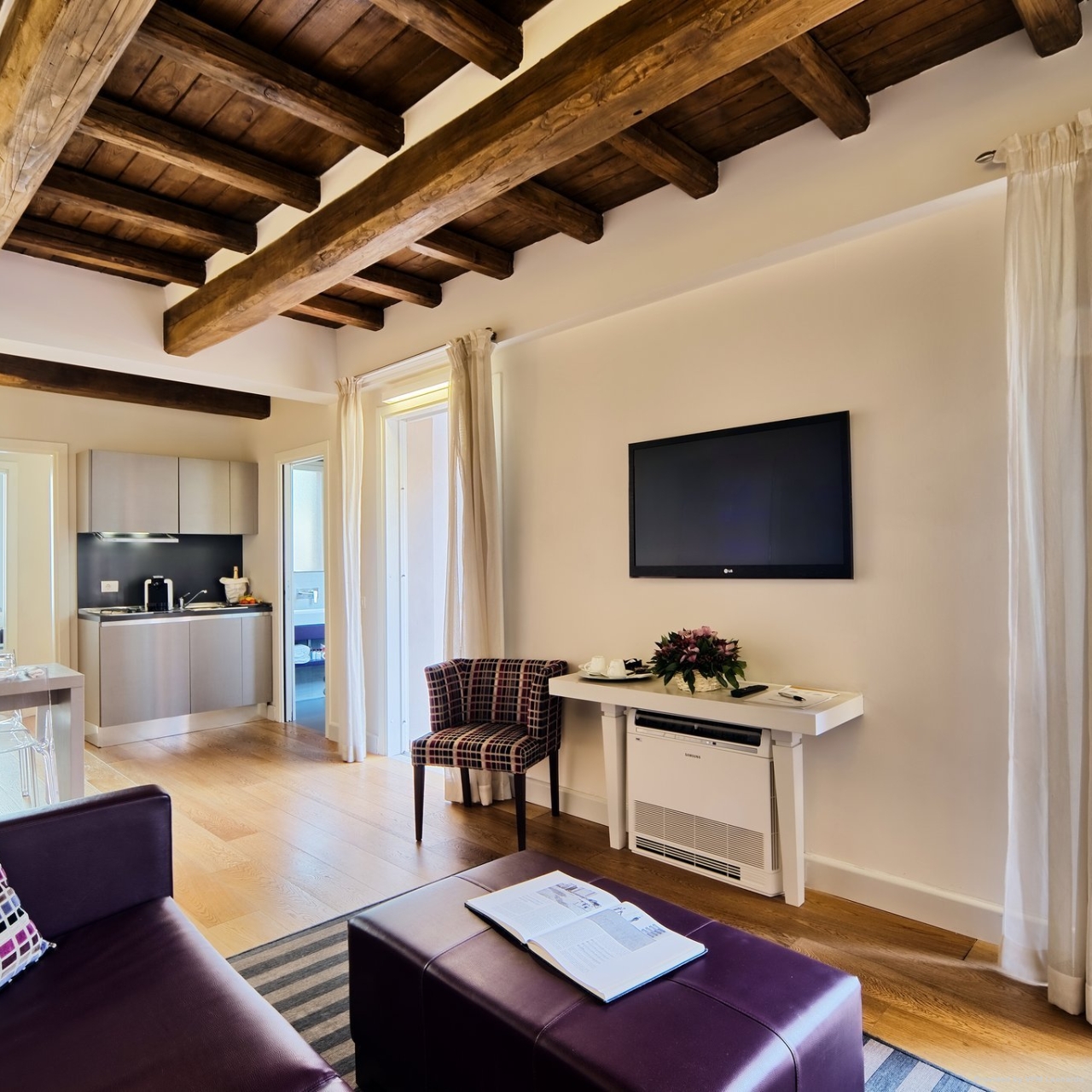 Hotel Trevi Palace Luxury Apartments In Rome Lazio Hrs