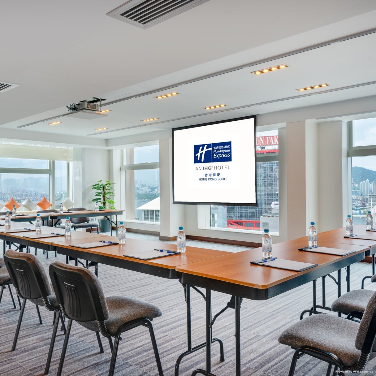 Holiday Inn Express Hong Kong Soho Hongkong Bei Hrs Gunstig Buchen