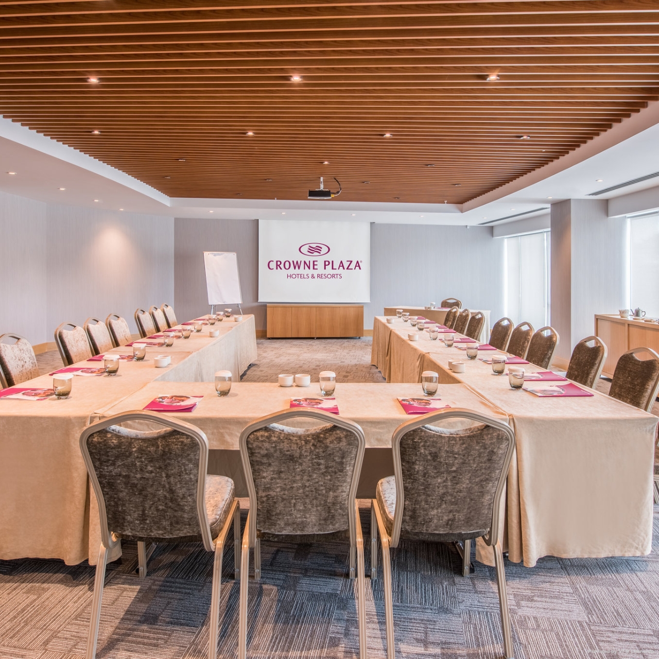 Hotel Crowne Plaza Istanbul Oryapark 5 Hrs Star Hotel In Istanbul Istanbul