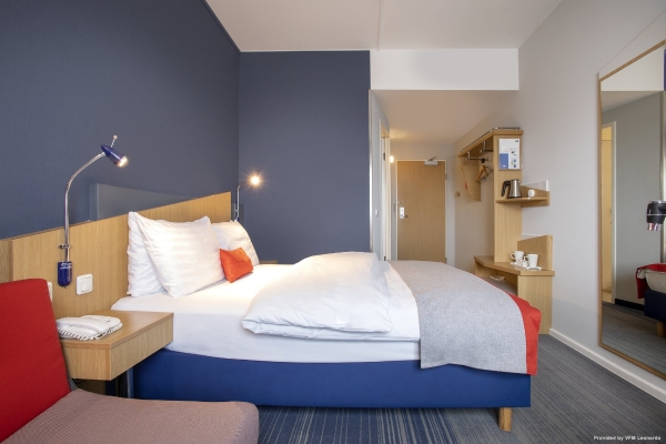 Holiday Inn Express FRANKFURT AIRPORT Hessen bei HRS ...