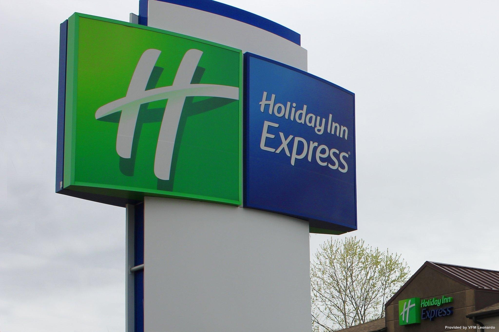Holiday Inn Express OSAGE BCH - LAKE OF THE OZARKS (Osage Beach)