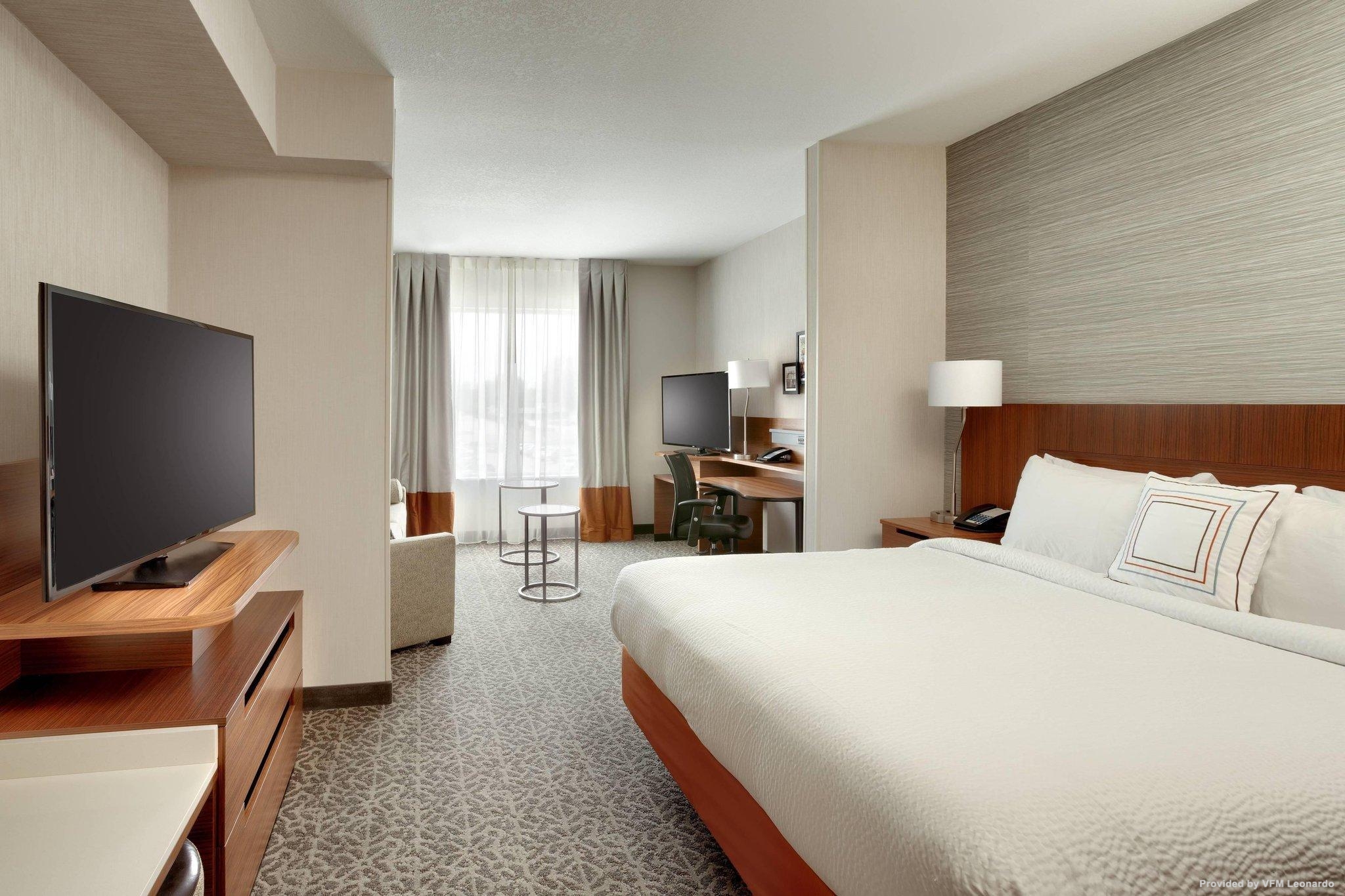 Fairfield Inn and Suites by Marriott Springfield North