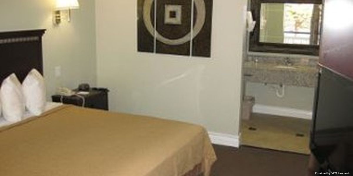 DAYS SUITES COLLEGE PARK ATL (College Park)