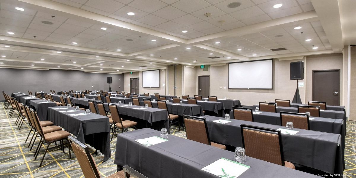 Holiday Inn & Suites ATLANTA AIRPORT-NORTH (Atlanta)