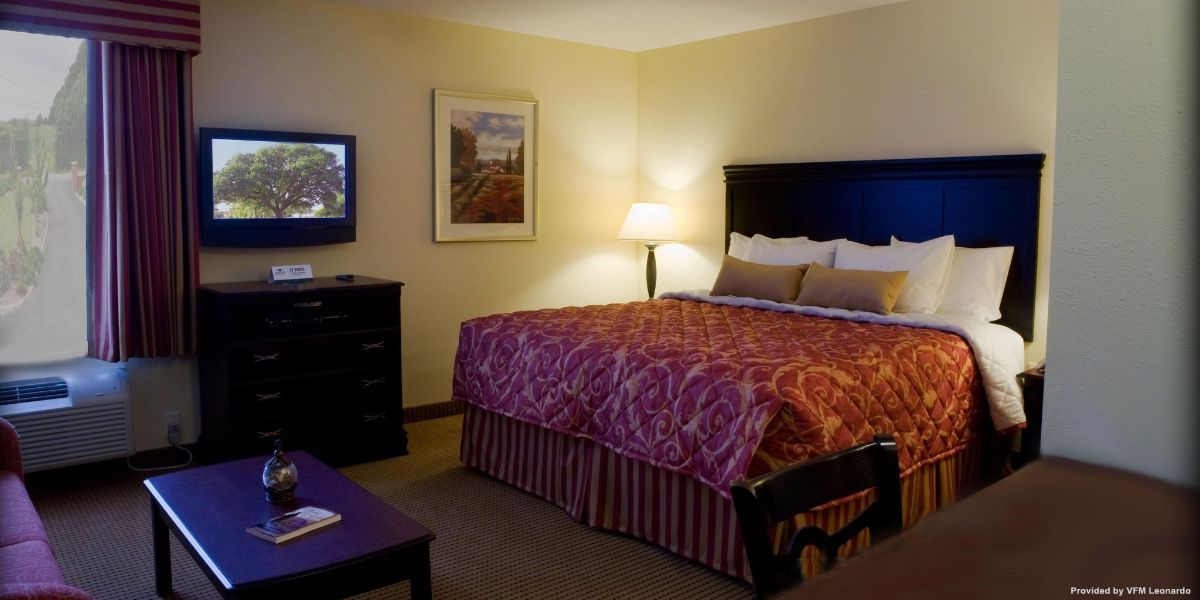 Hotel INTOWN SUITES TUSCALOOSA - Tuscaloosa - Great prices at HOTEL INFO