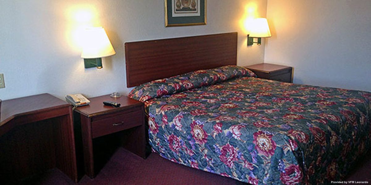 MOTEL 6 ROCKY MOUNT (Whitakers)