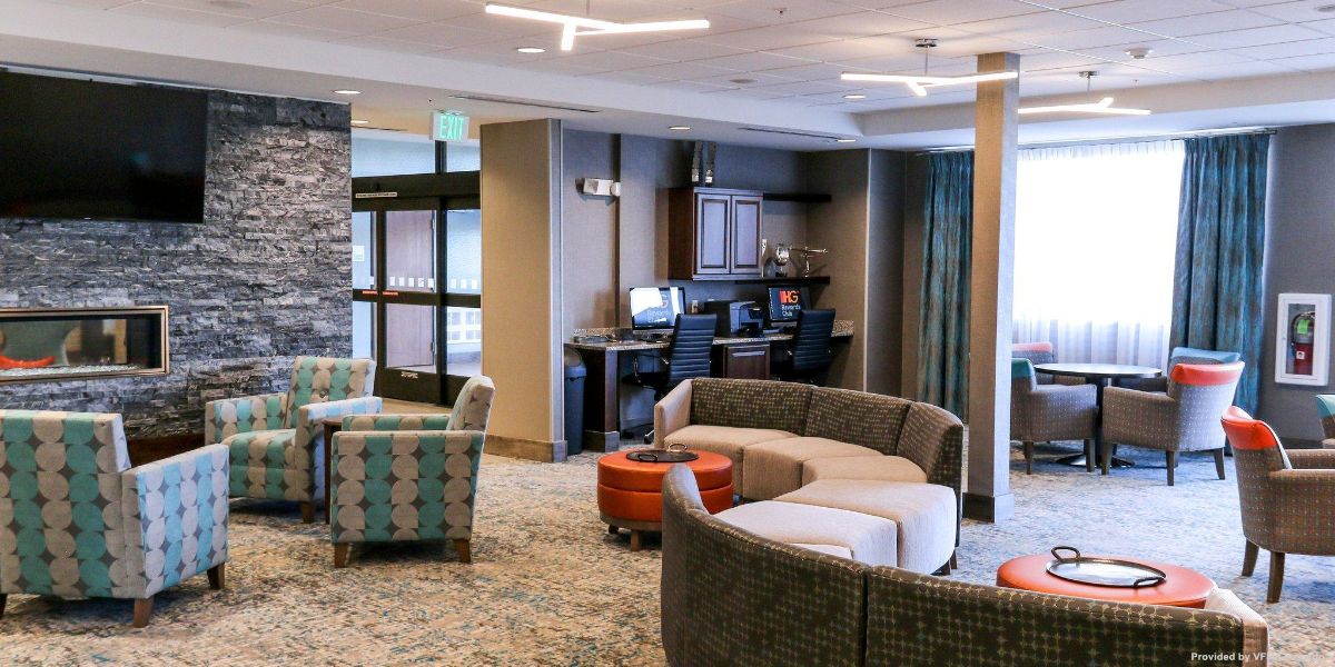 Holiday Inn & Suites DENVER TECH CENTER-CENTENNIAL (Englewood)