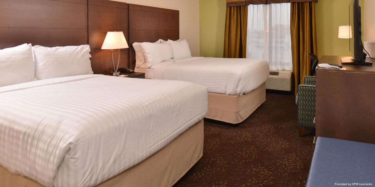 Holiday Inn Express & Suites DEARBORN SW - DETROIT AREA (Dearborn)